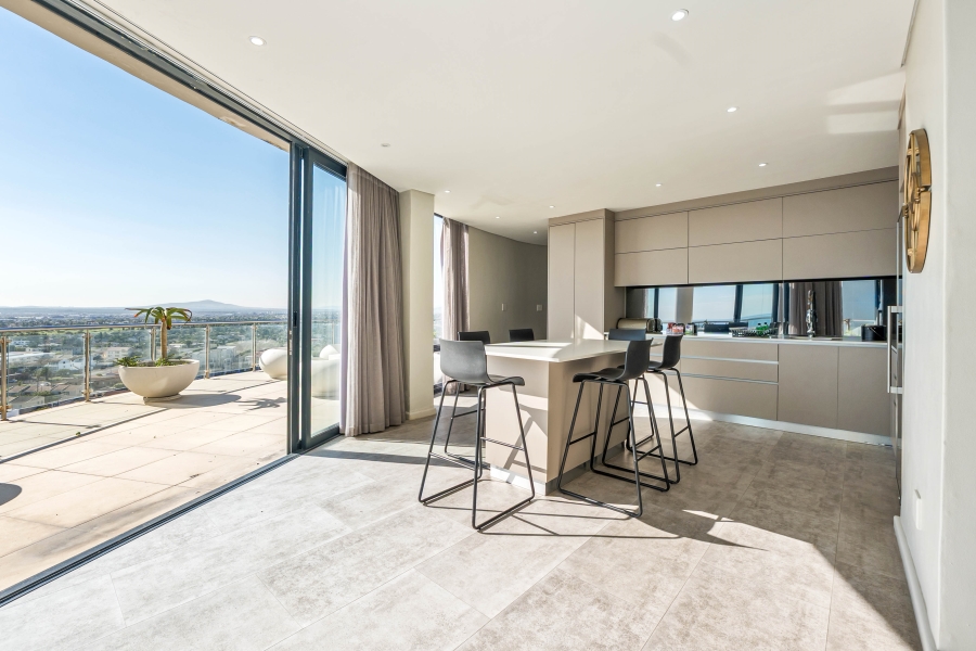 4 Bedroom Property for Sale in Bloubergstrand Western Cape